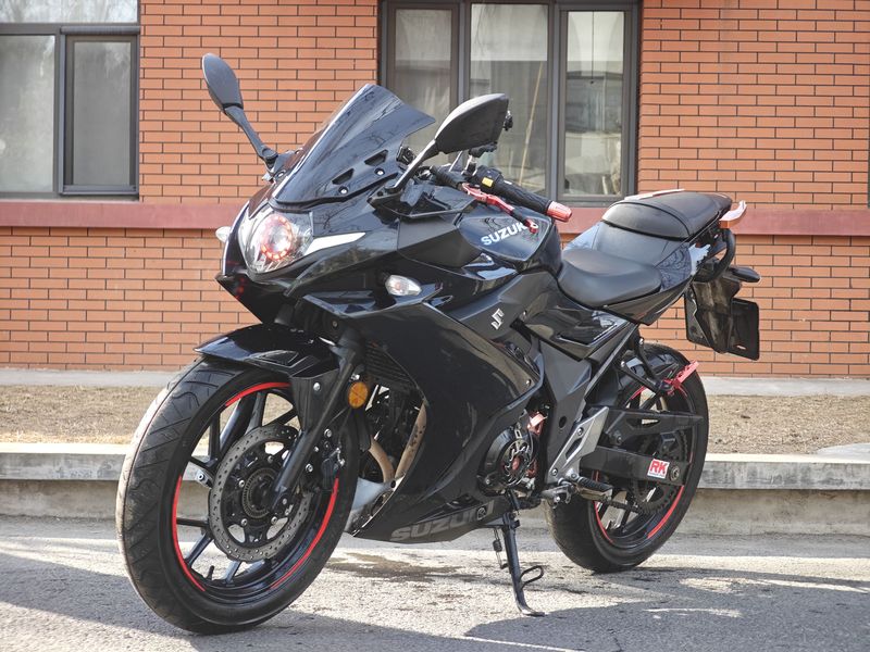二手豪爵铃木GSX250R