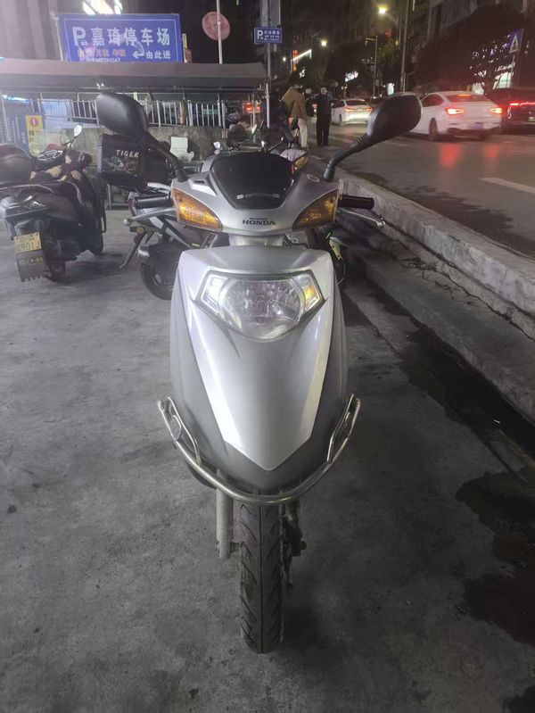 二手五羊本田SCR 喜鲨125