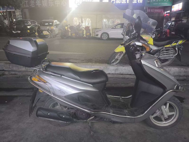 二手五羊本田SCR 喜鲨125