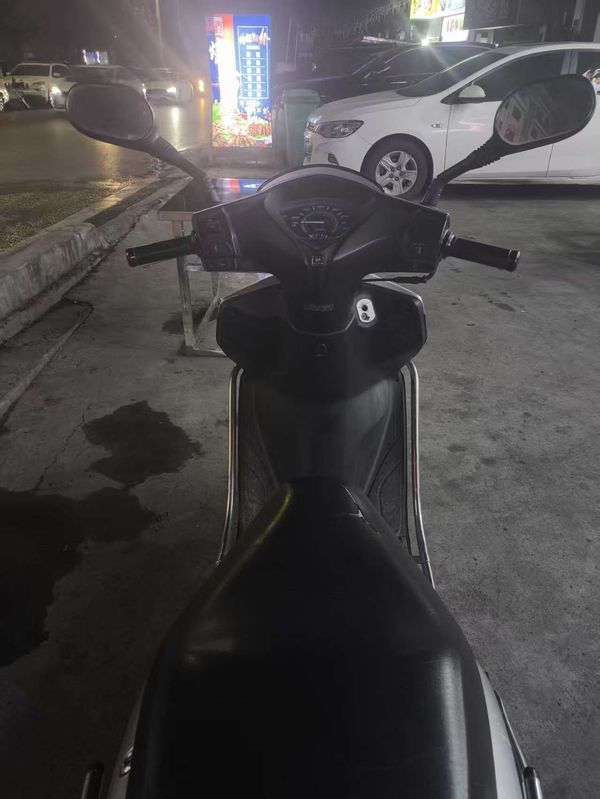 二手五羊本田SCR 喜鲨125