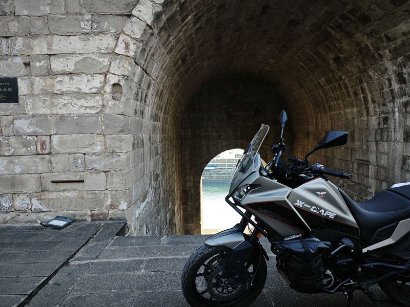 二手摩托莫里尼X-Cape 650