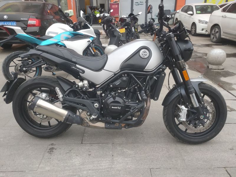 二手贝纳利幼狮 Leoncino 500