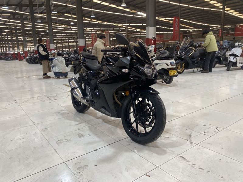 二手豪爵铃木GSX250R