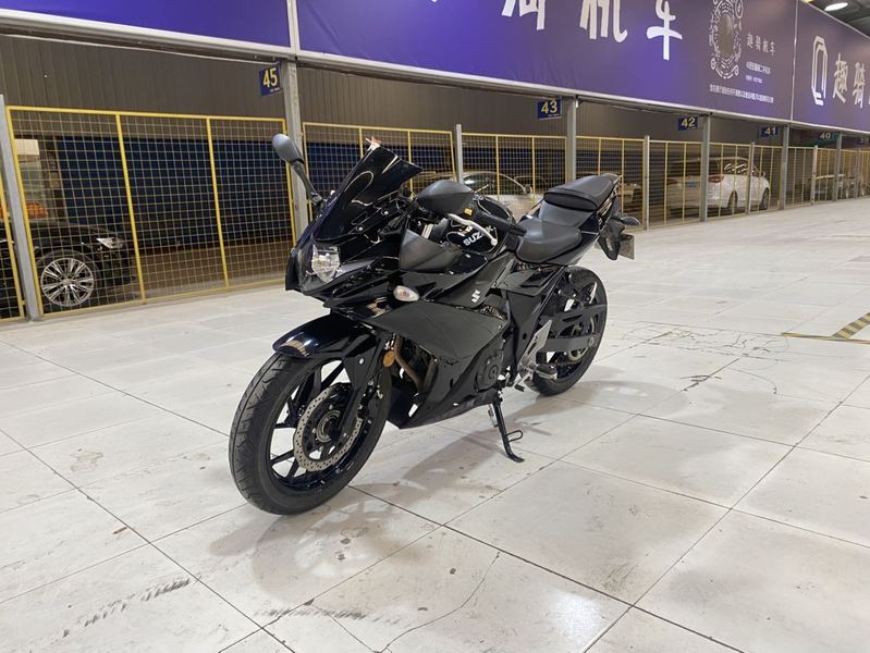 二手豪爵铃木GSX250R