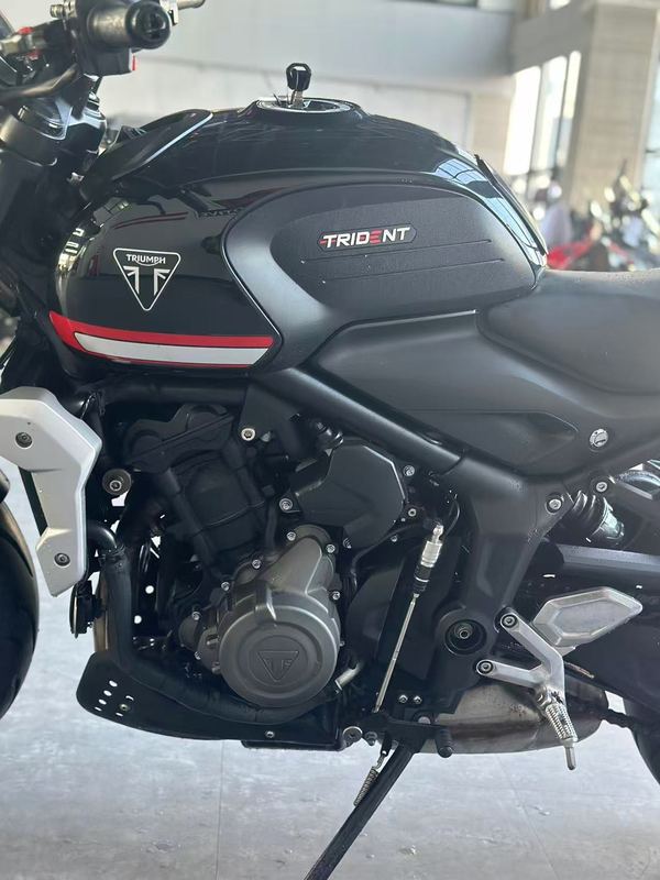 二手凯旋Trident 660