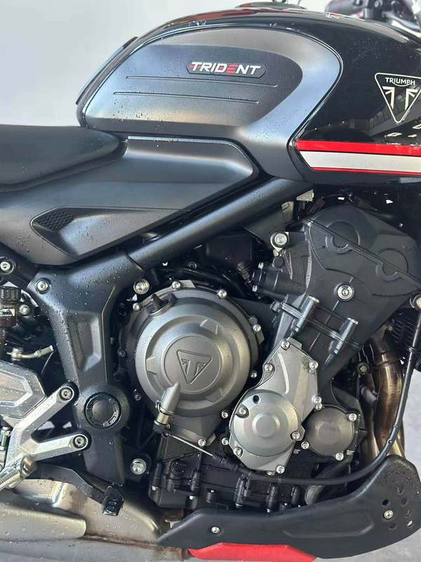 二手凯旋Trident 660