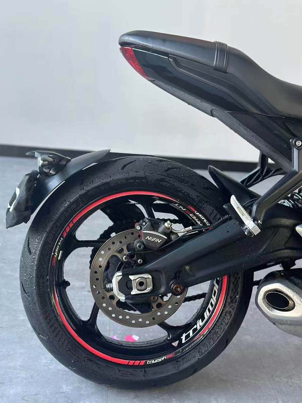 二手凯旋Trident 660