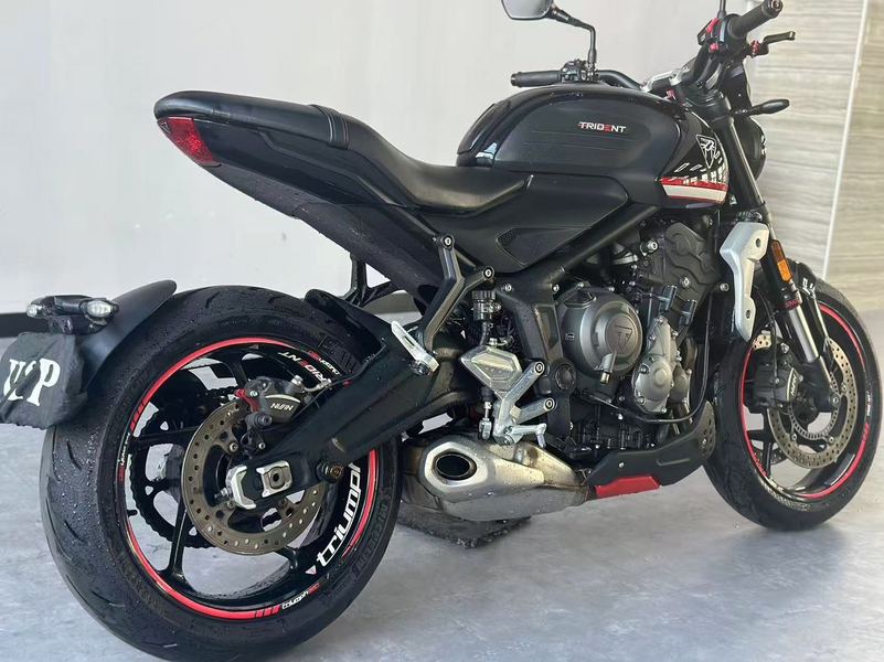 二手凯旋Trident 660