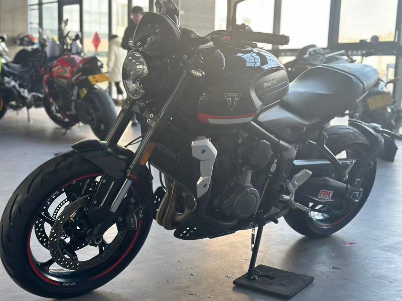 二手凯旋Trident 660