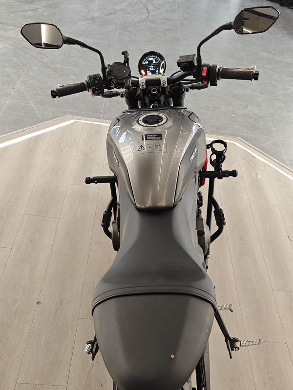 二手凯旋Trident 660