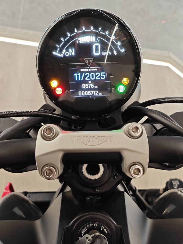 二手凯旋Trident 660