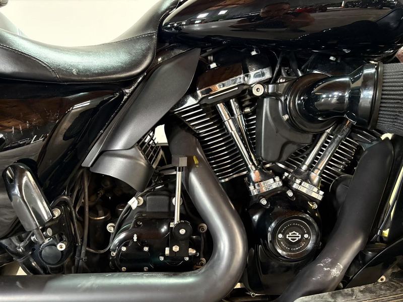 二手哈雷戴维森大道滑翔 Street Glide