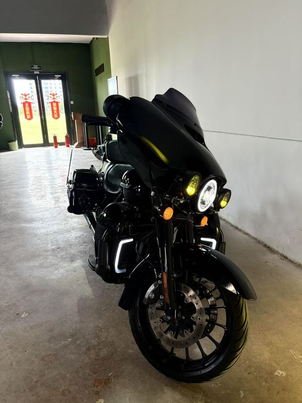 二手哈雷戴维森大道滑翔 Street Glide