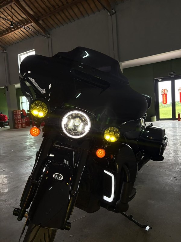 二手哈雷戴维森大道滑翔 Street Glide