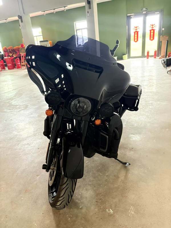 二手哈雷戴维森大道滑翔 Street Glide