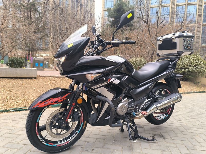 二手豪爵铃木骊驰 GW250