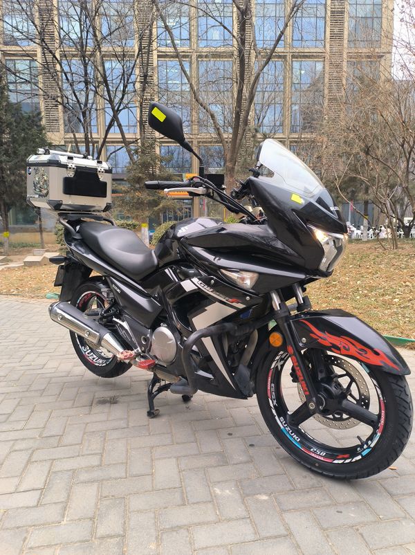 二手豪爵铃木骊驰 GW250