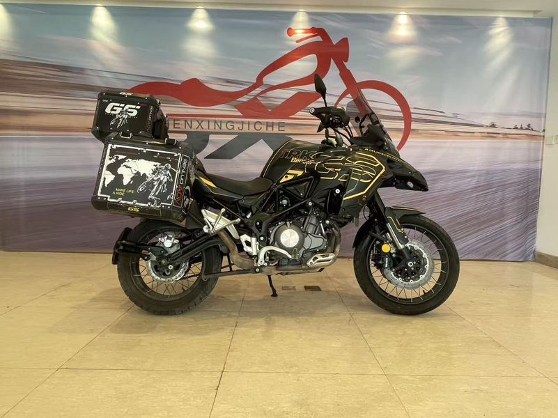 二手贝纳利金鹏 TRK502