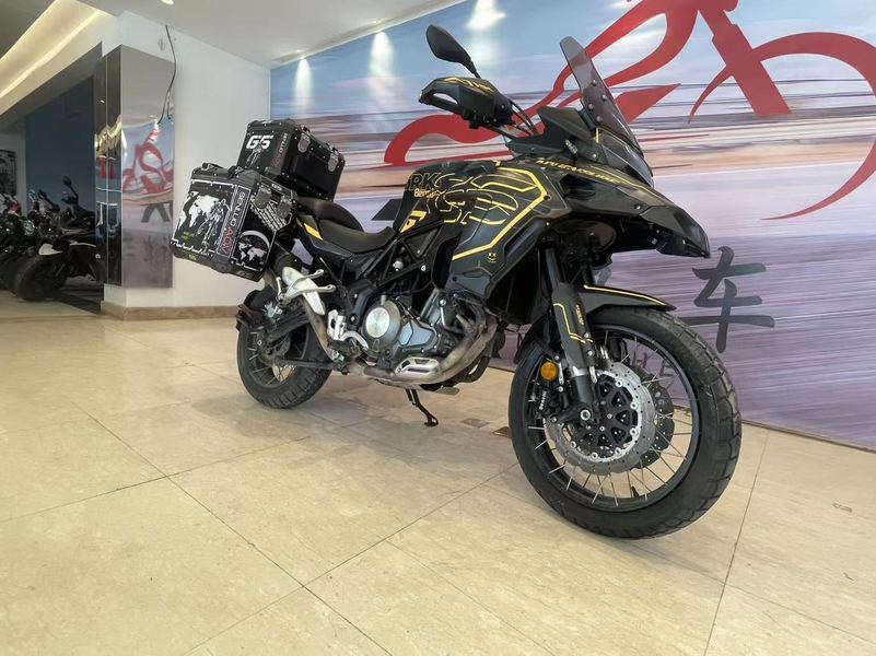 二手贝纳利金鹏 TRK502