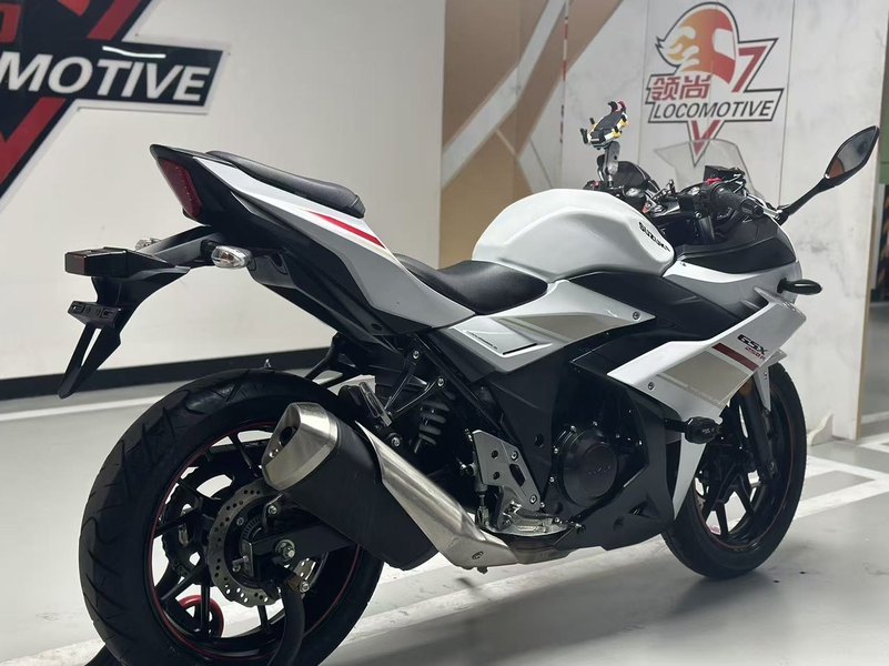 二手豪爵铃木GSX250R