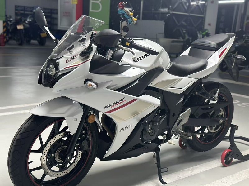 二手豪爵铃木GSX250R