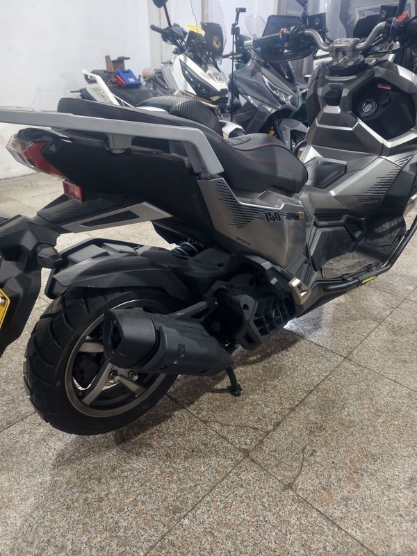 二手三阳哈士奇 Husky ADV150