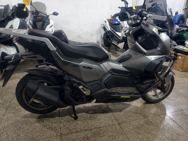 二手三阳哈士奇 Husky ADV150