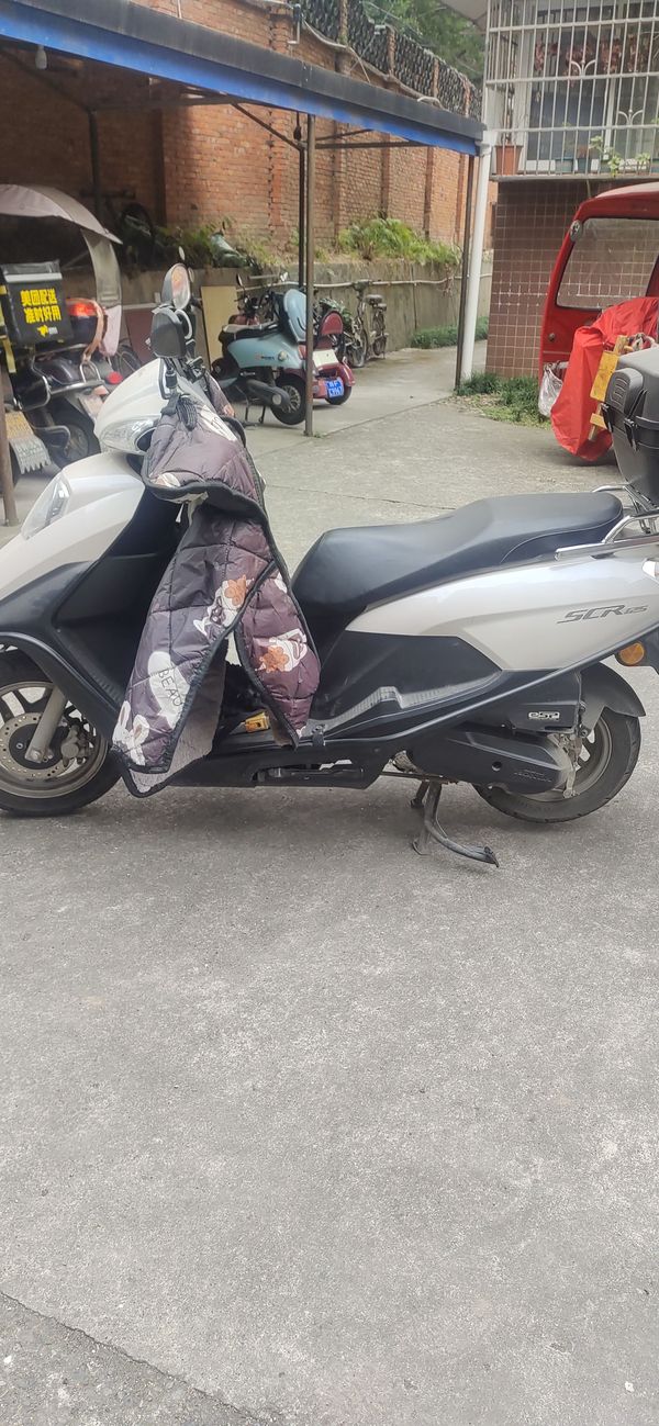 二手五羊本田SCR125