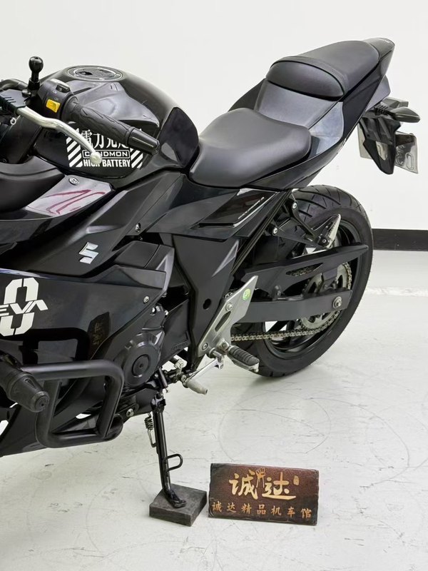 二手豪爵铃木GSX250R