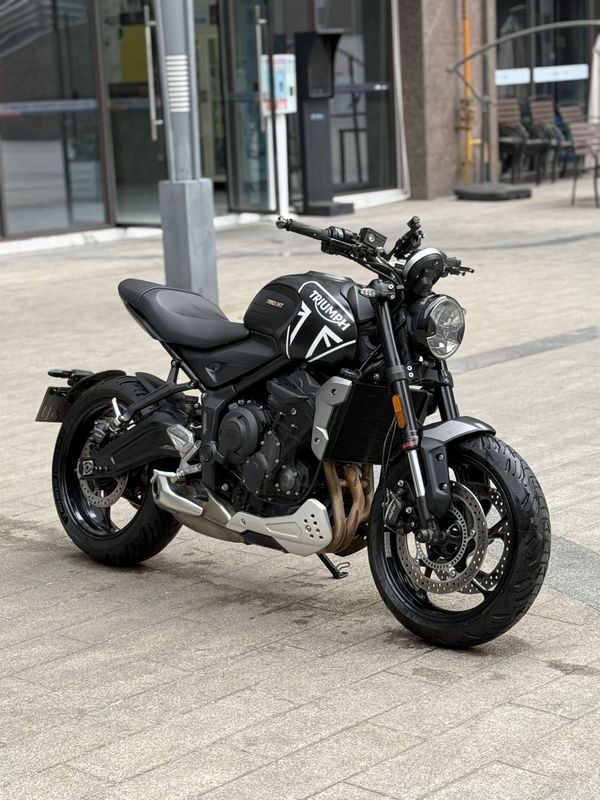 二手凯旋Trident 660