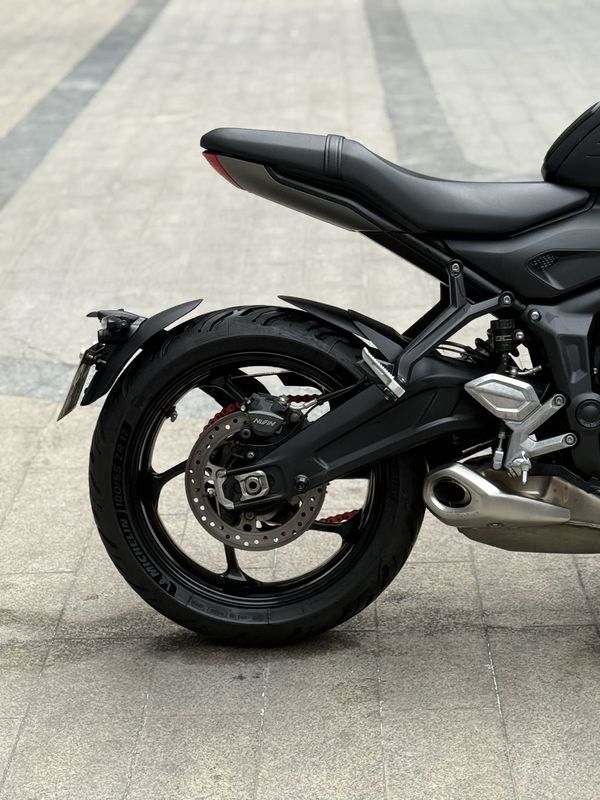 二手凯旋Trident 660