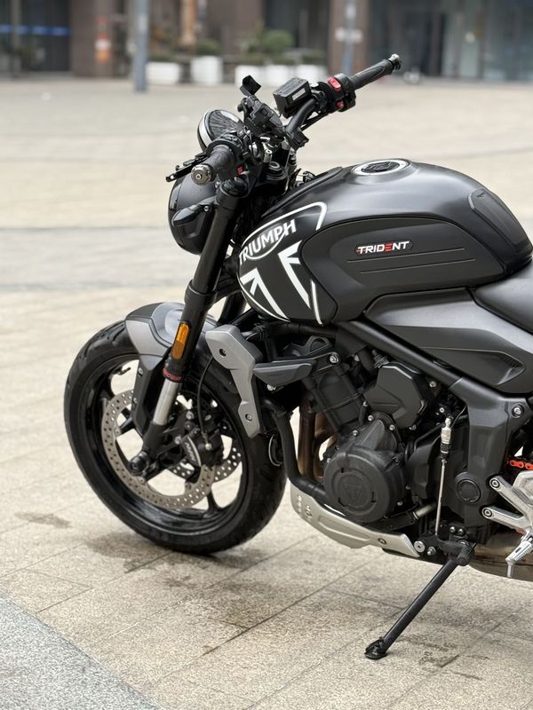 二手凯旋Trident 660