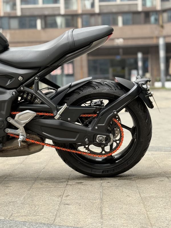 二手凯旋Trident 660