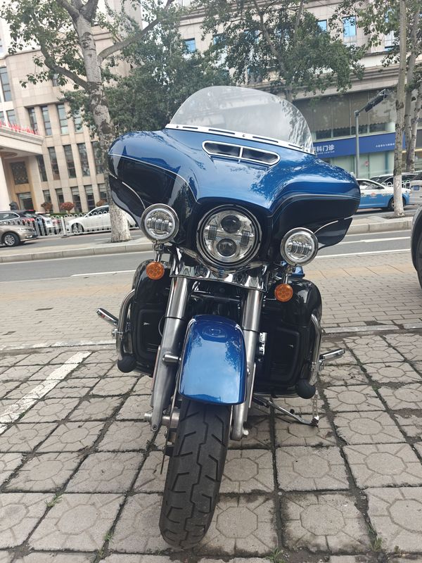 二手哈雷戴维森大道滑翔 Street Glide
