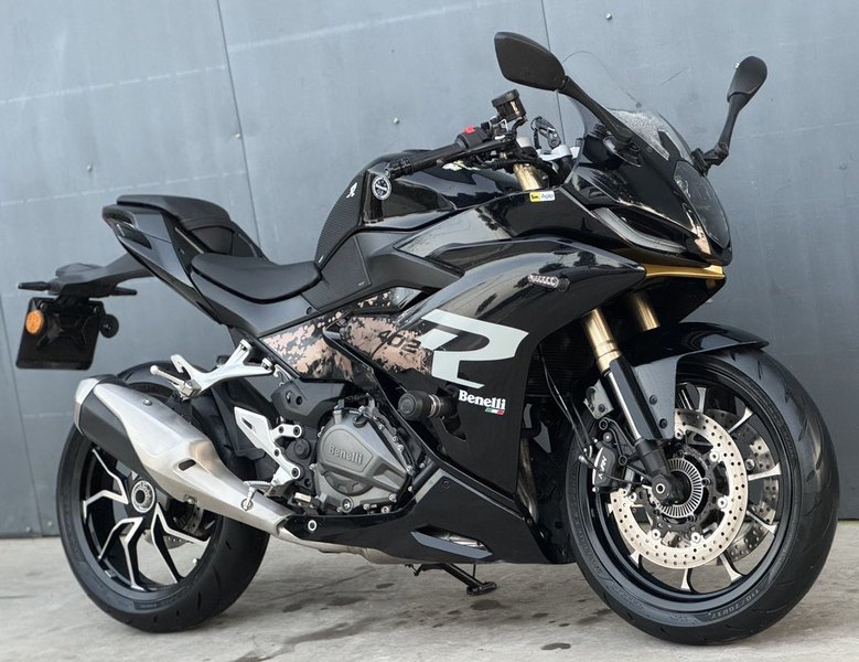 二手贝纳利龙卷风 Tornado 402R