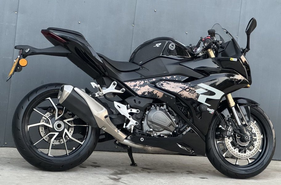 二手贝纳利龙卷风 Tornado 402R