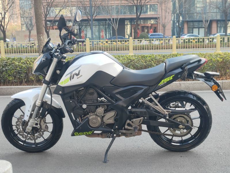 二手贝纳利小黄龙 TNT25