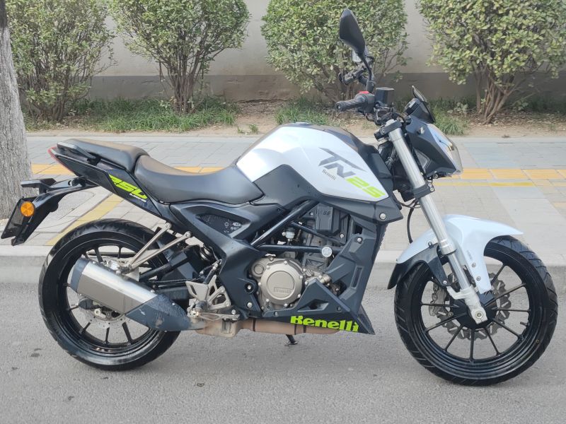 二手贝纳利小黄龙 TNT25