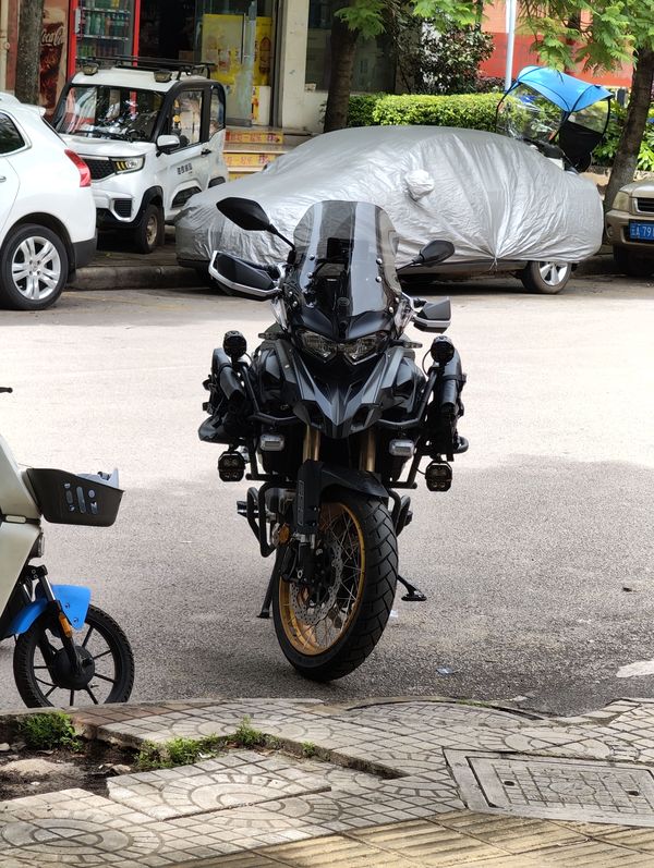 二手贝纳利TRK552