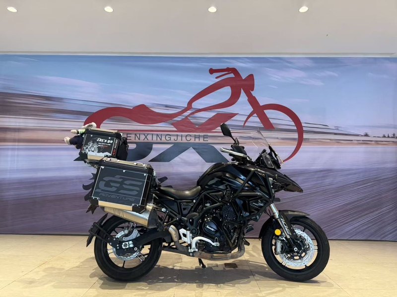 二手贝纳利TRK702