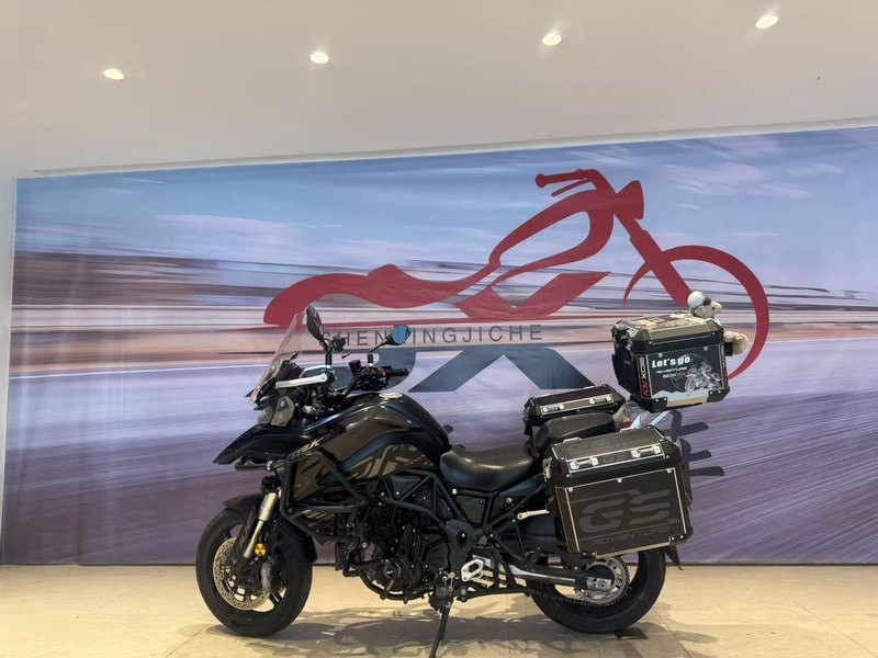 二手贝纳利TRK702