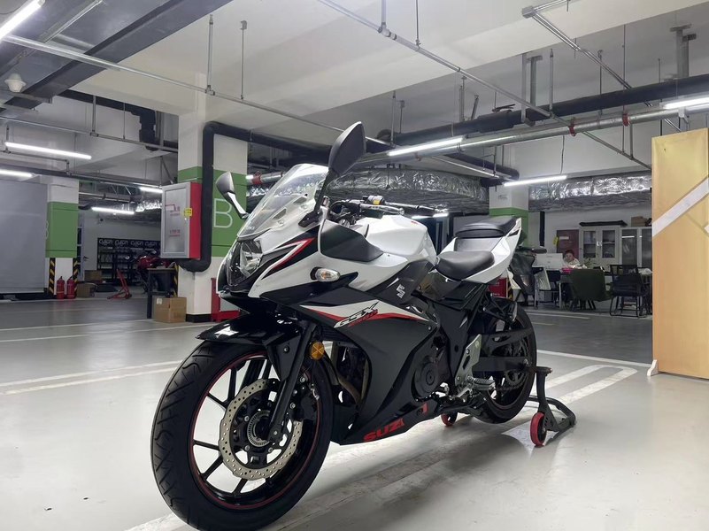 二手豪爵铃木GSX250R