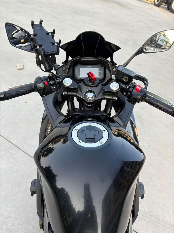 二手豪爵铃木GSX250R