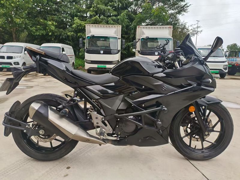 二手豪爵铃木GSX250R