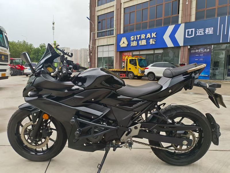 二手豪爵铃木GSX250R