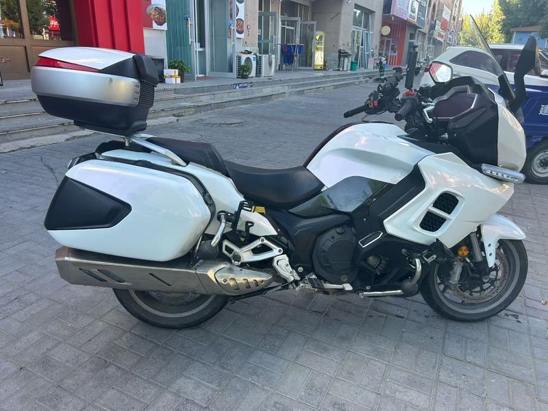 二手贝纳利1200GT