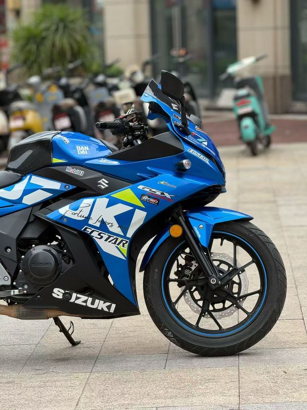 二手豪爵铃木GSX250R