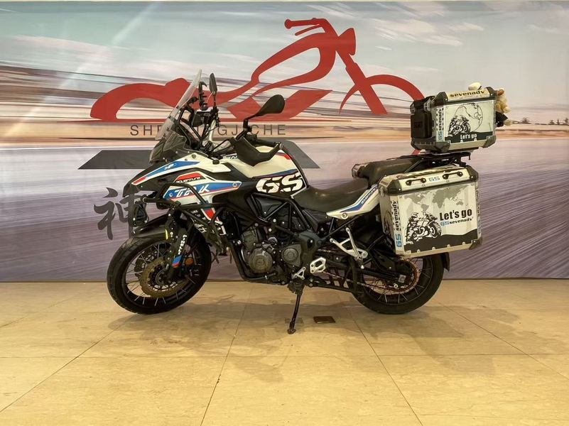 二手贝纳利金鹏 TRK502