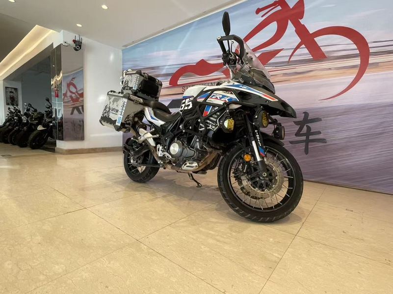 二手贝纳利金鹏 TRK502