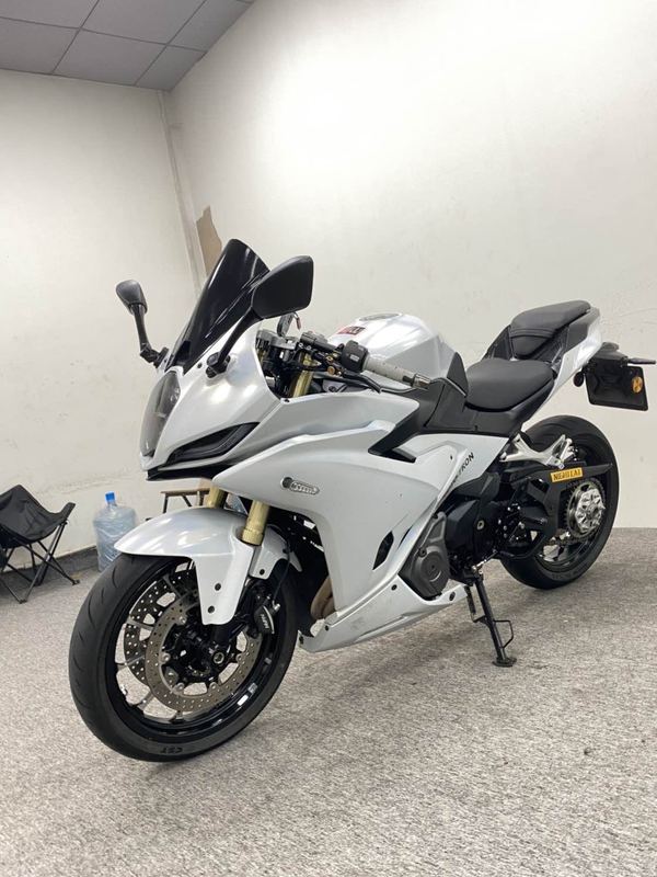 二手贝纳利龙卷风 Tornado 402R